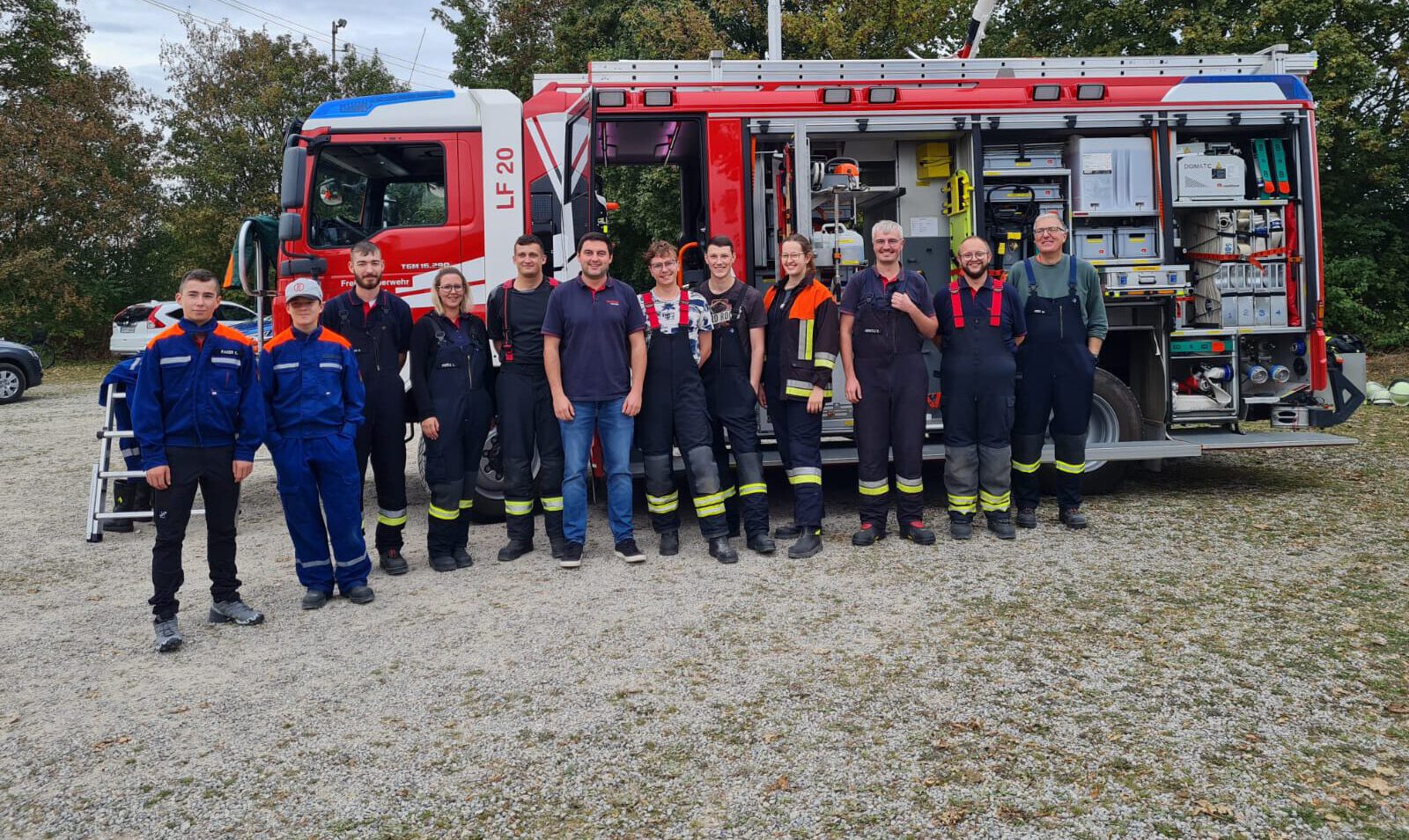 Fahrzeugshow beim Gartlerfest