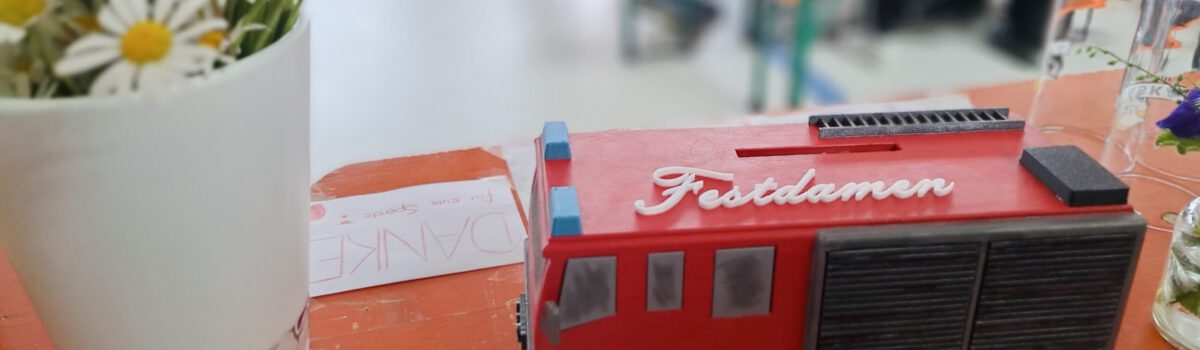 Festdamen organisieren Vatertagsfrühstück